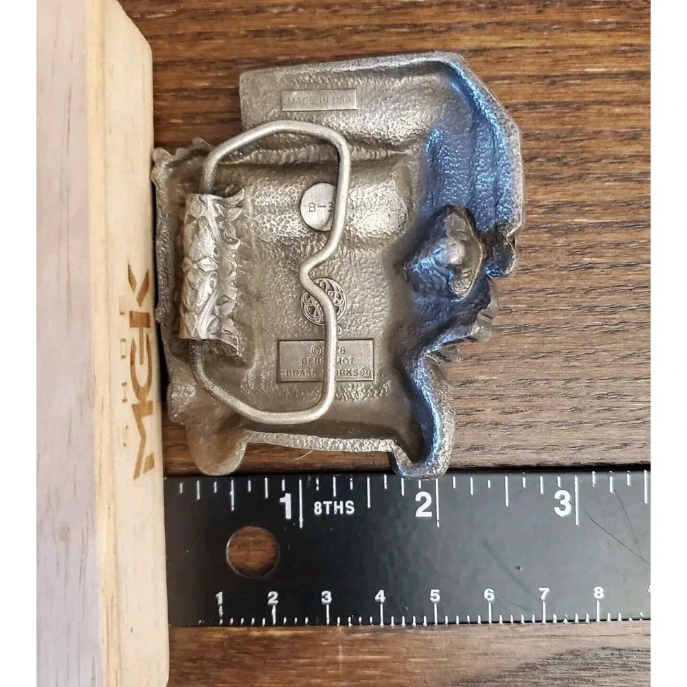 VINTAGE SEMI‎ TRUCK DESIGN SILVER TONE BELT BUCKLE - DATED 1978 HEAVY B-38 USA